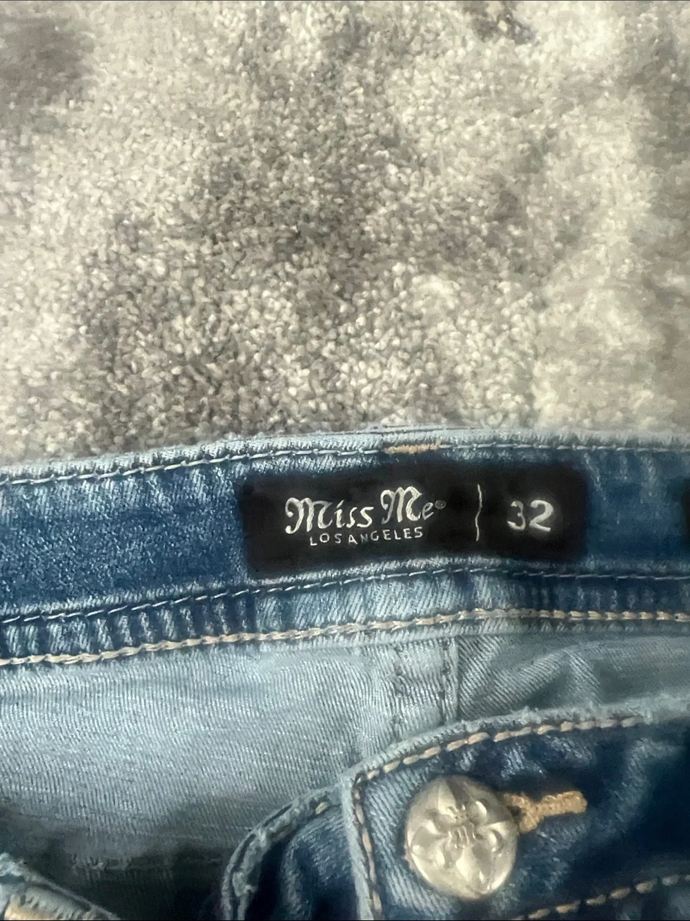 Miss Me Light-Mid Blue Size 32 Skinny Jeans - Picture 4 of 14